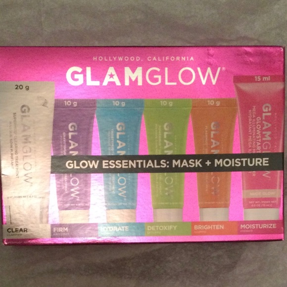GLAMGLOW ESSENTIALS TRAVEL KIT - Picture 2 of 3